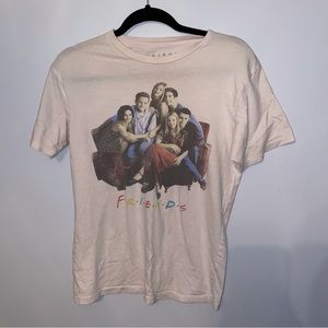 FRIENDS Charecter Tee Shirt Size: Medium